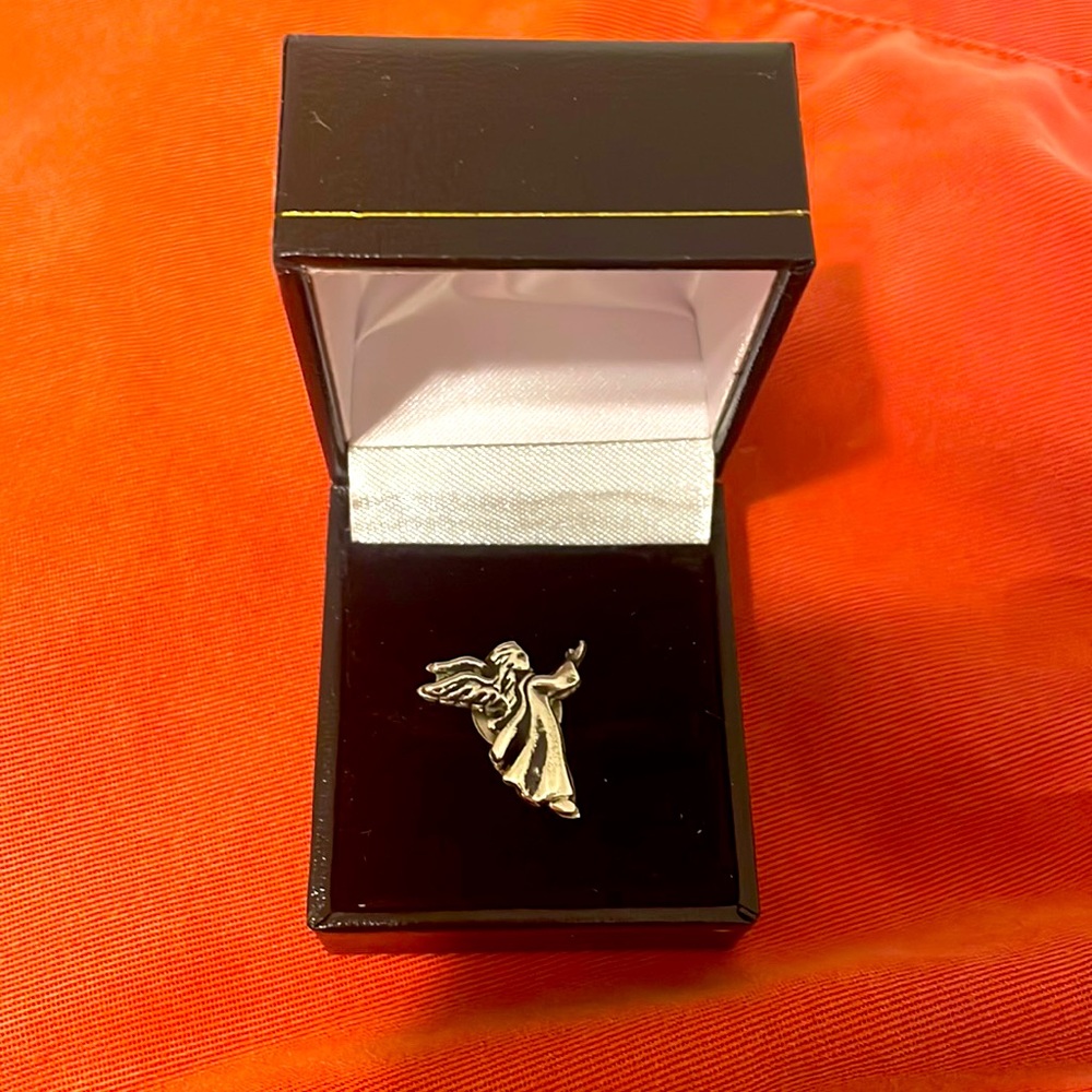Silver angel pin
